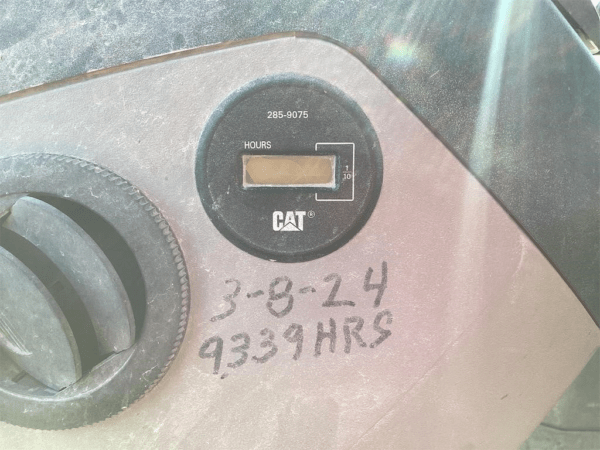2011 CAT 430E - Image 9